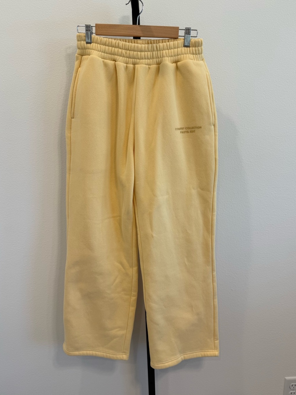 Comfrt Women's Pastel Collection Yellow Fleece Straight Lag Sweatpants Med Comfy